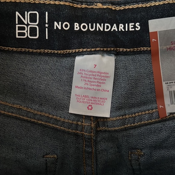 NO BOUNDARIES Jean shorts - Picture 7 of 8